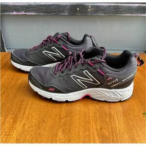 New Balance 573 AT Trail Shoes Gray Pink Women’s 8.5 Vibram Style Sole